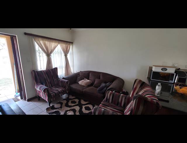 3 BEDROOM FREESTANDING TO LET IN JACKAROO PARK